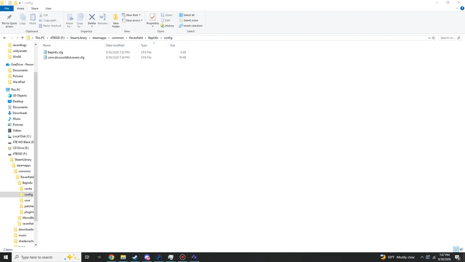 File Explorer showing BepInEx\config with two files: BepInEx.cfg and com.stixsworldhd.ravem.cfg.